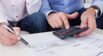 Dia do consumidor: Economista aconselha sobre como evitar a inadimplência